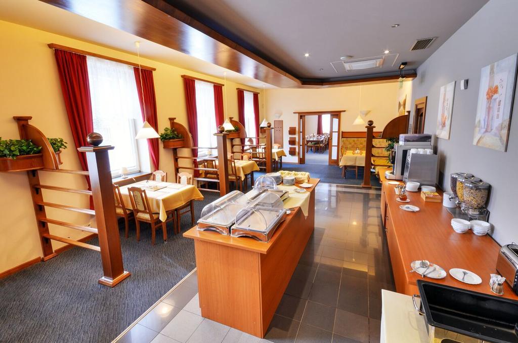 Hotel Filipinum Jablonne nad Orlici Экстерьер фото