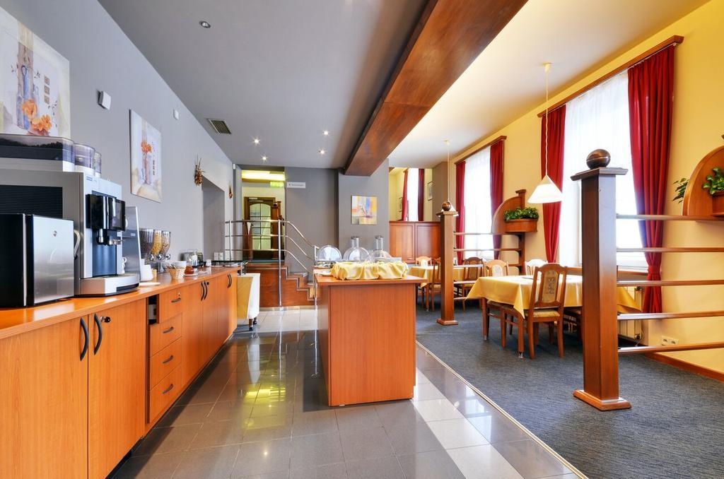 Hotel Filipinum Jablonne nad Orlici Экстерьер фото